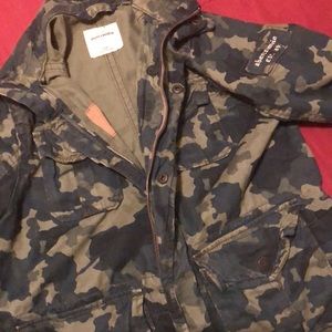 Boys camo lightweight jacket size 14